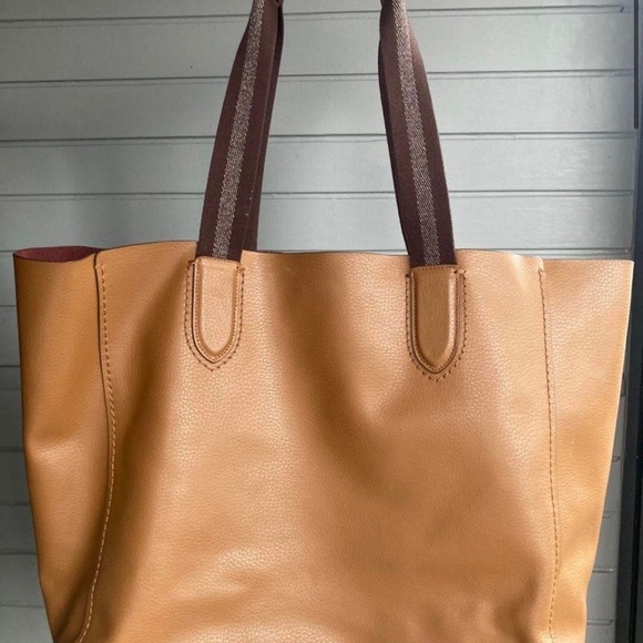Coach Derby Tote Pebbled Leather read details very clean outside condition - Picture 4 of 8